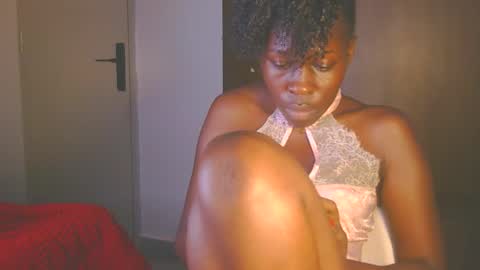 Snapshot of cathynoir chatting on 10/16/25, 04:24 catrine online show from 10/16/25, 04:24