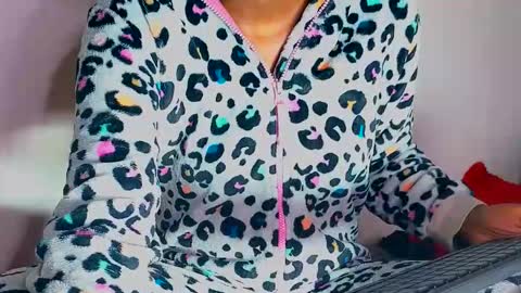 Snapshot of cathynoir chatting on 11/01/25, 05:26 catrine online show from 11/01/25, 05:26