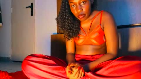 Snapshot of cathynoir chatting on 11/08/25, 06:51 catrine online show from 11/08/25, 06:51