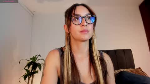 Snapshot of catimore chatting on 04/21/26, 03:50 Catimore online show from 04/21/26, 03:50