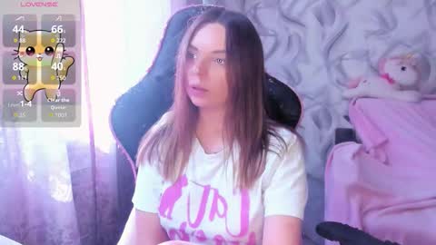 .  .  online show from 10/04/25, 09:40