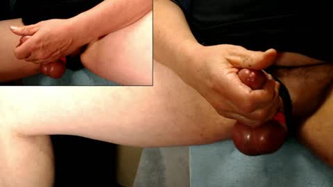 Snapshot of catlover03 chatting on 04/07/26, 04:29 Mike online show from 04/07/26, 04:29