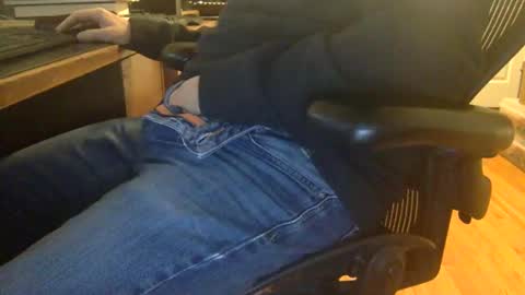 Snapshot of catmandoo21001 chatting on 12/13/24, 09:52 catmandoo21001 online show from 12/13/24, 09:52