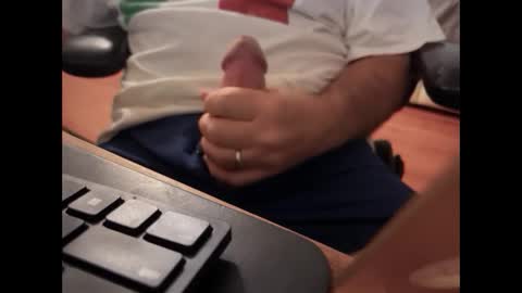 Snapshot of catmandoo21001 chatting on 09/12/25, 02:55 catmandoo21001 online show from 09/12/25, 02:55