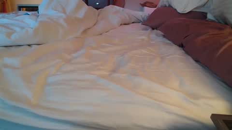 Snapshot of catnips_cabaret chatting on 11/12/25, 03:34 some call me djcatnips some call me CC but i love it when you call me miss catnips online show from 11/12/25, 03:34