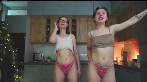 Snapshot of catolinanight chatting on 12/19/25, 07:15 catolinanight online show from 12/19/25, 07:15