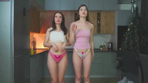 Snapshot of catolinanight chatting on 12/22/25, 06:32 catolinanight online show from 12/22/25, 06:32