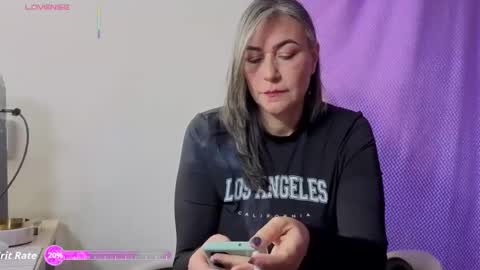 Snapshot of catrina_rich chatting on 11/29/25, 12:02 catrina online show from 11/29/25, 12:02