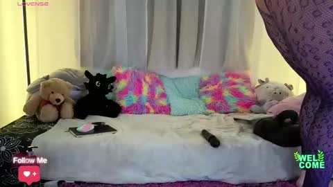 Snapshot of catrina_rich chatting on 12/22/25, 12:07 catrina online show from 12/22/25, 12:07