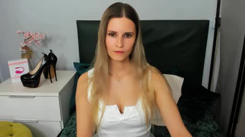 Snapshot of catringood chatting on 04/12/26, 07:19 CatrinGood online show from 04/12/26, 07:19