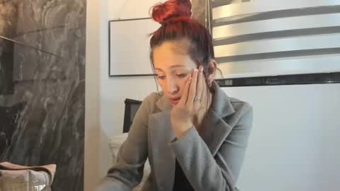 Snapshot of catt_evans1 chatting on 12/12/24, 12:48 CATT EVANS online show from 12/12/24, 12:48