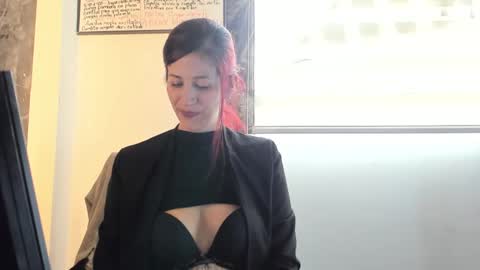 Snapshot of catt_evans1 chatting on 01/20/25, 10:26 CATT EVANS online show from 01/20/25, 10:26