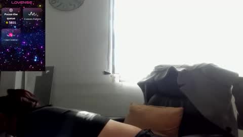 Snapshot of catt_evans1 chatting on 10/24/25, 08:05 CATT EVANS online show from 10/24/25, 08:05