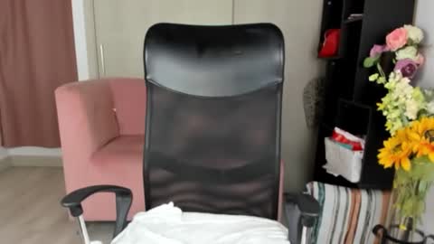 Snapshot of catta_cat18 chatting on 01/29/25, 12:22 catta cat18 online show from 01/29/25, 12:22