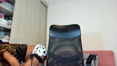 Snapshot of catta_cat18 chatting on 10/20/25, 09:48 catta cat18 online show from 10/20/25, 09:48