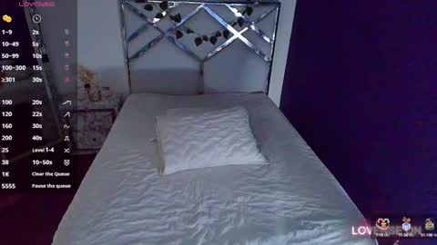 Snapshot of cattaleeyaa chatting on 12/13/24, 02:54 CATALEYA online show from 12/13/24, 02:54