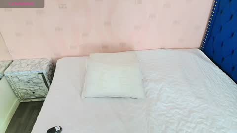 Snapshot of cattaleeyaa chatting on 12/22/24, 12:27 CATALEYA online show from 12/22/24, 12:27