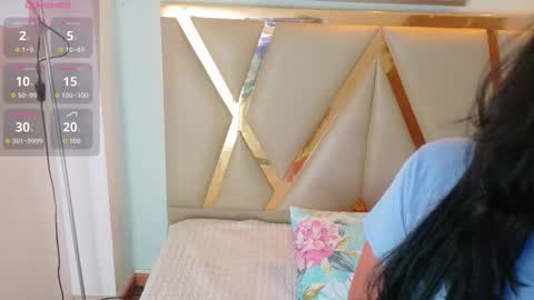 Snapshot of cattaleeyaa chatting on 10/12/25, 12:15 CATALEYA online show from 10/12/25, 12:15