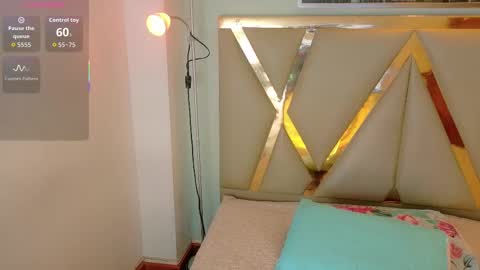 Snapshot of cattaleeyaa chatting on 10/16/25, 12:39 CATALEYA online show from 10/16/25, 12:39