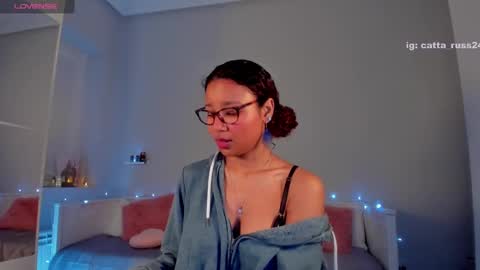 Snapshot of cattaleya_russ chatting on 01/04/25, 04:33 catta 3 online show from 01/04/25, 04:33