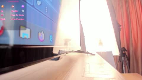 catti_brie_ online show from 11/22/25, 11:53