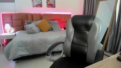 Snapshot of catti_brie_ chatting on 06/18/26, 11:36 catti_brie_ online show from 06/18/26, 11:36