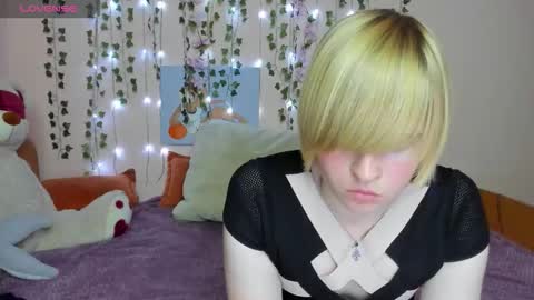 cattie_w_ online show from 10/22/25, 01:17