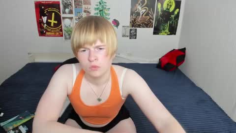 Snapshot of cattie_w_ chatting on 05/29/26, 01:14 cattie_w_ online show from 05/29/26, 01:14