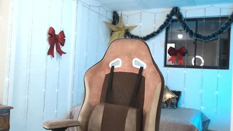 Snapshot of cattleya069 chatting on 12/02/24, 09:50  Cattleya you can tell me Leya too.     online show from 12/02/24, 09:50