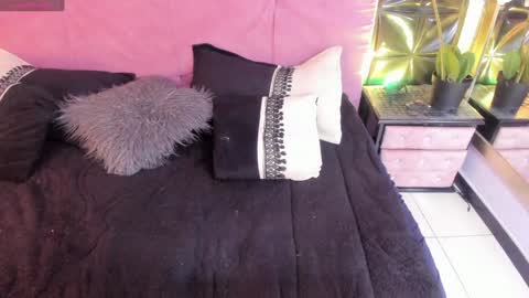 Cattleya  online show from 01/17/25, 02:18