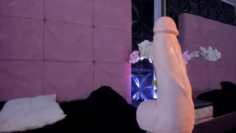 Cattleya  online show from 03/06/25, 02:51