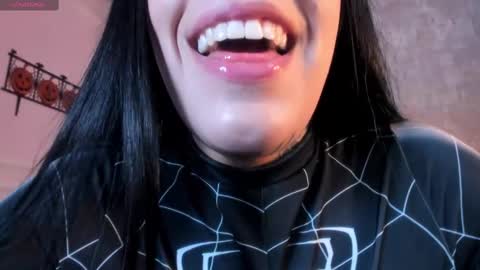 Cattleya  online show from 10/04/25, 01:31