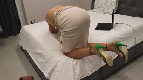 Snapshot of catty190 chatting on 01/06/25, 05:06 catty online show from 01/06/25, 05:06