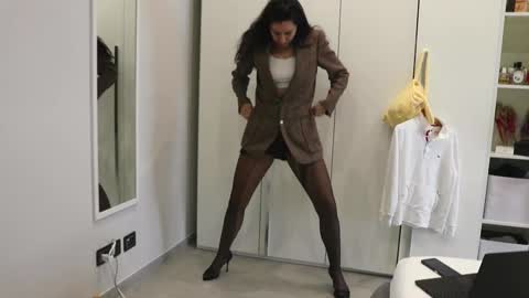 Snapshot of catty190 chatting on 03/01/25, 09:51 catty online show from 03/01/25, 09:51