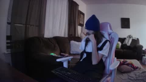 Snapshot of cattywompiscreations chatting on 01/13/25, 07:11 zatbabydaddy online show from 01/13/25, 07:11