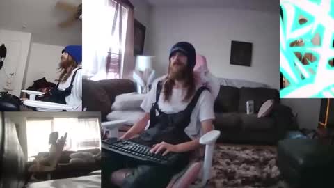 Snapshot of cattywompiscreations chatting on 01/14/25, 07:21 zatbabydaddy online show from 01/14/25, 07:21