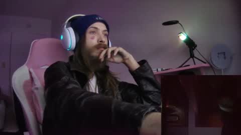 Snapshot of cattywompiscreations chatting on 01/21/25, 02:54 zatbabydaddy online show from 01/21/25, 02:54