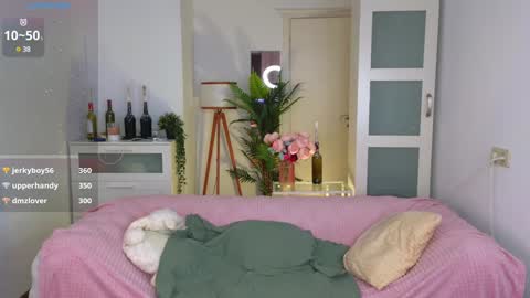 caty_cuddly online show from 01/17/25, 09:06