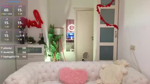 caty_cuddly online show from 02/20/25, 12:04