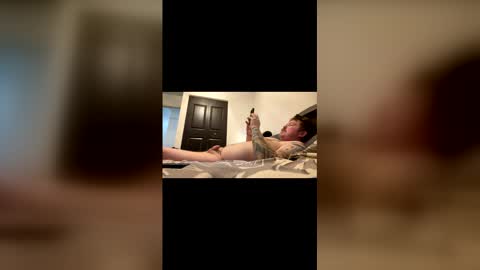 Snapshot of cbuds33 chatting on 12/01/25, 04:34 cbuds33 online show from 12/01/25, 04:34