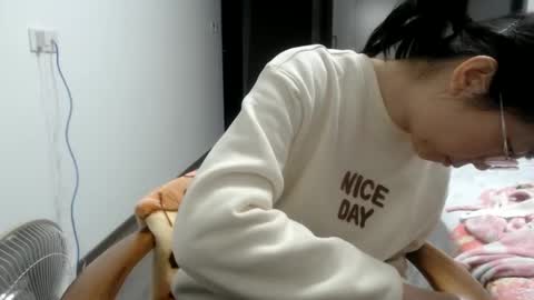 Snapshot of cbz112233 chatting on 12/24/24, 05:13 ANNYANNY online show from 12/24/24, 05:13