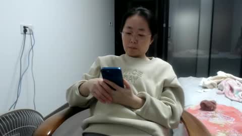 Snapshot of cbz112233 chatting on 01/27/25, 06:41 ANNYANNY online show from 01/27/25, 06:41