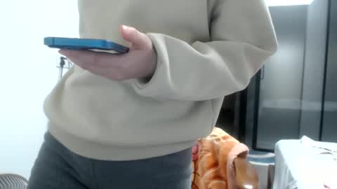 Snapshot of cbz112233 chatting on 02/23/25, 02:14 ANNYANNY online show from 02/23/25, 02:14