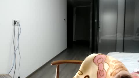 Snapshot of cbz112233 chatting on 02/24/25, 07:41 ANNYANNY online show from 02/24/25, 07:41