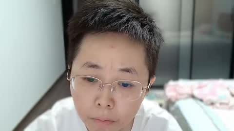 Snapshot of cbz112233 chatting on 09/22/25, 03:25 ANNYANNY online show from 09/22/25, 03:25