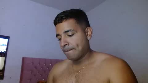 Snapshot of ccamilo_ chatting on 04/20/26, 02:31 camilo online show from 04/20/26, 02:31