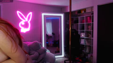 Snapshot of ccinnamon chatting on 01/05/25, 08:52 Ccinnamon online show from 01/05/25, 08:52