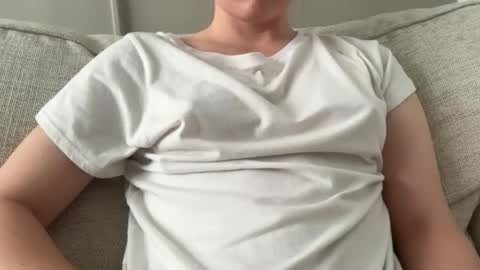 Snapshot of cclavender chatting on 04/19/26, 08:11 Claire online show from 04/19/26, 08:11