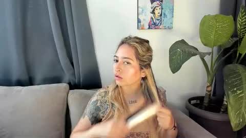 Snapshot of ccuteass chatting on 01/14/25, 03:36 ccuteass online show from 01/14/25, 03:36