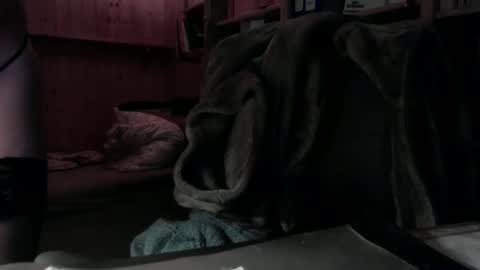 Snapshot of cd_99 chatting on 12/18/24, 01:05 cd_99 online show from 12/18/24, 01:05